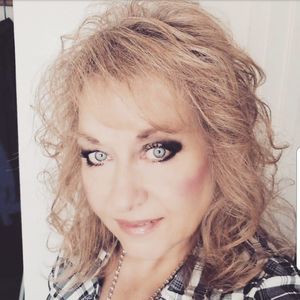 Meet your Posher, Jana